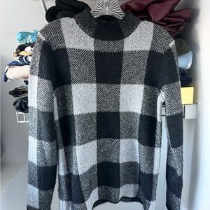 Elegant Black and Gray Checkered Women's Turtleneck Sweater